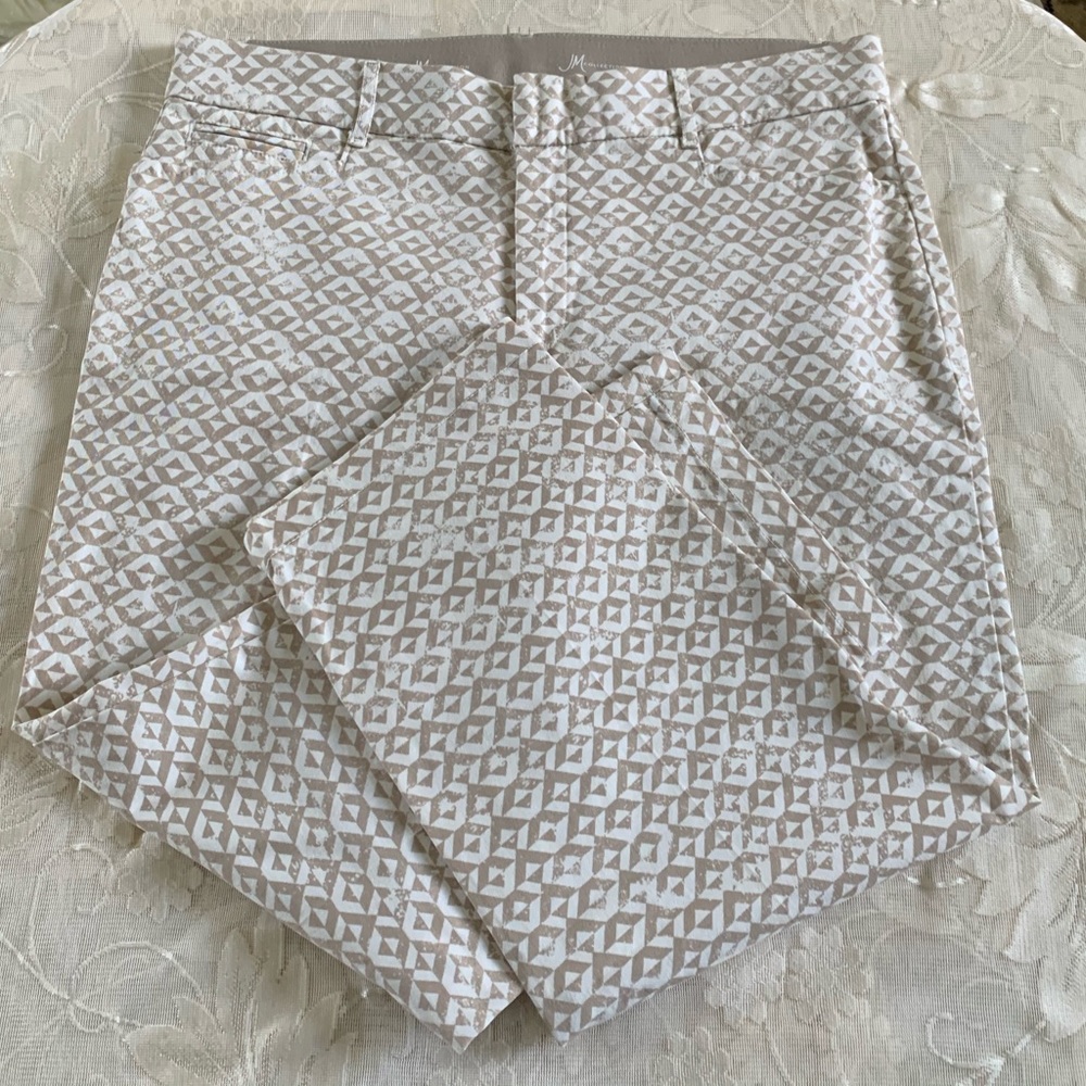 JM Collection Beige Cropped Pant Size 14